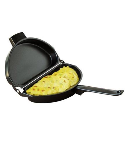 folding-omelette-pan