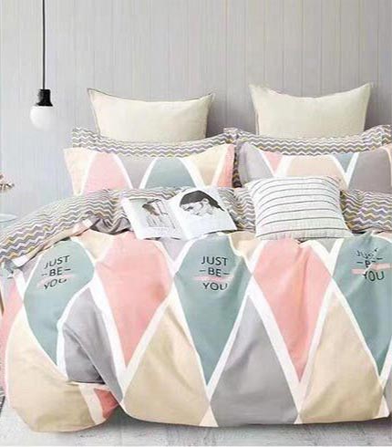 Pink Design Queensize/Double Bedsheet Set